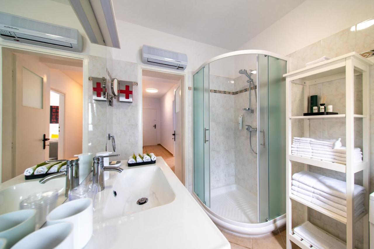 Apartment Axelle 50 Meters To The Beach 반졸레 외부 사진